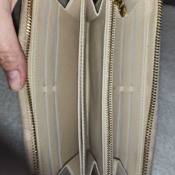 Lv zippy arzu Sold! - Picture 6 of 11